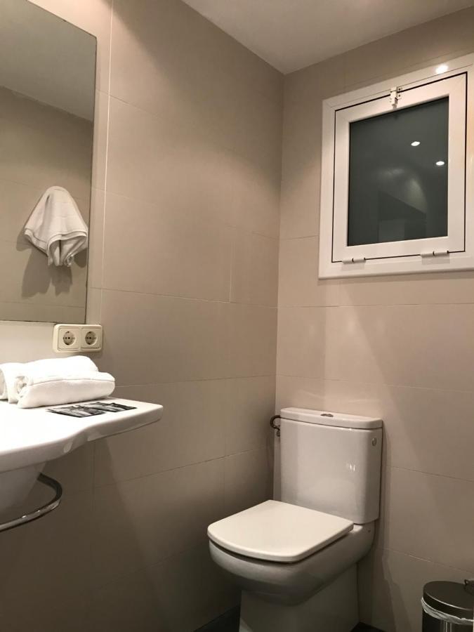Hostal Can Pou Vidreres Luaran gambar
