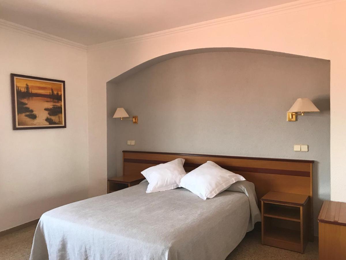 Hostal Can Pou Vidreres Luaran gambar