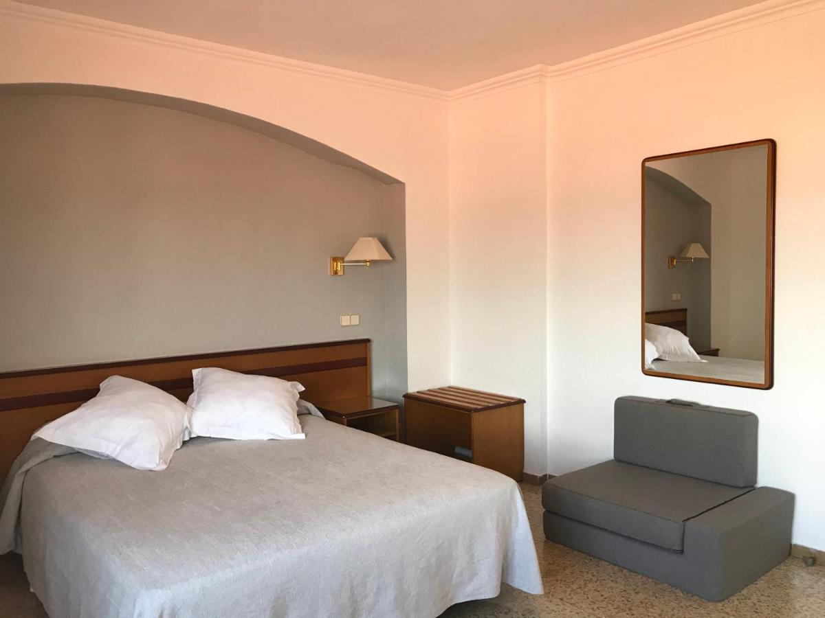 Hostal Can Pou Vidreres Luaran gambar