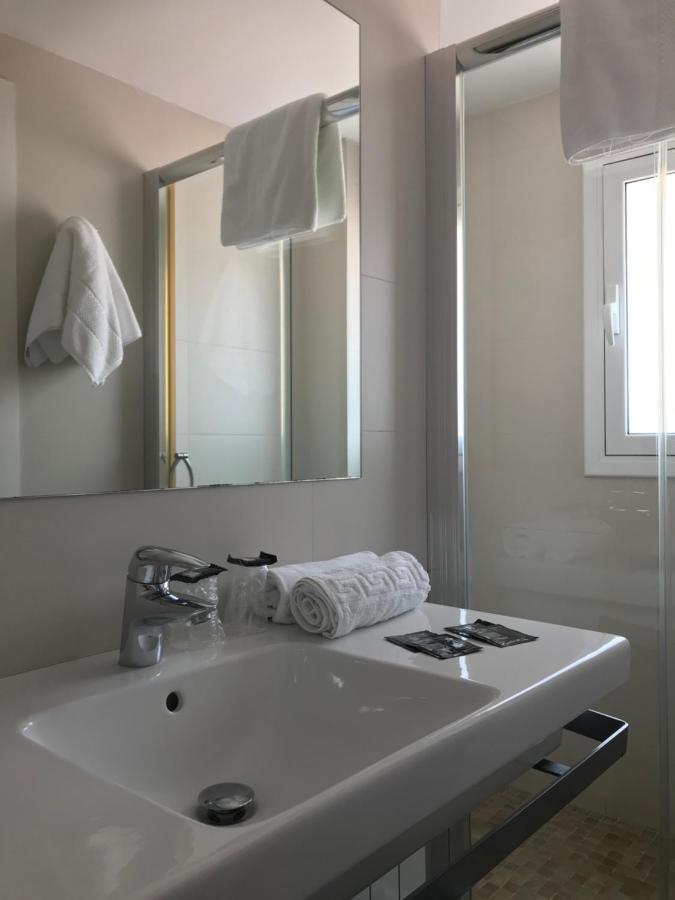 Hostal Can Pou Vidreres Luaran gambar