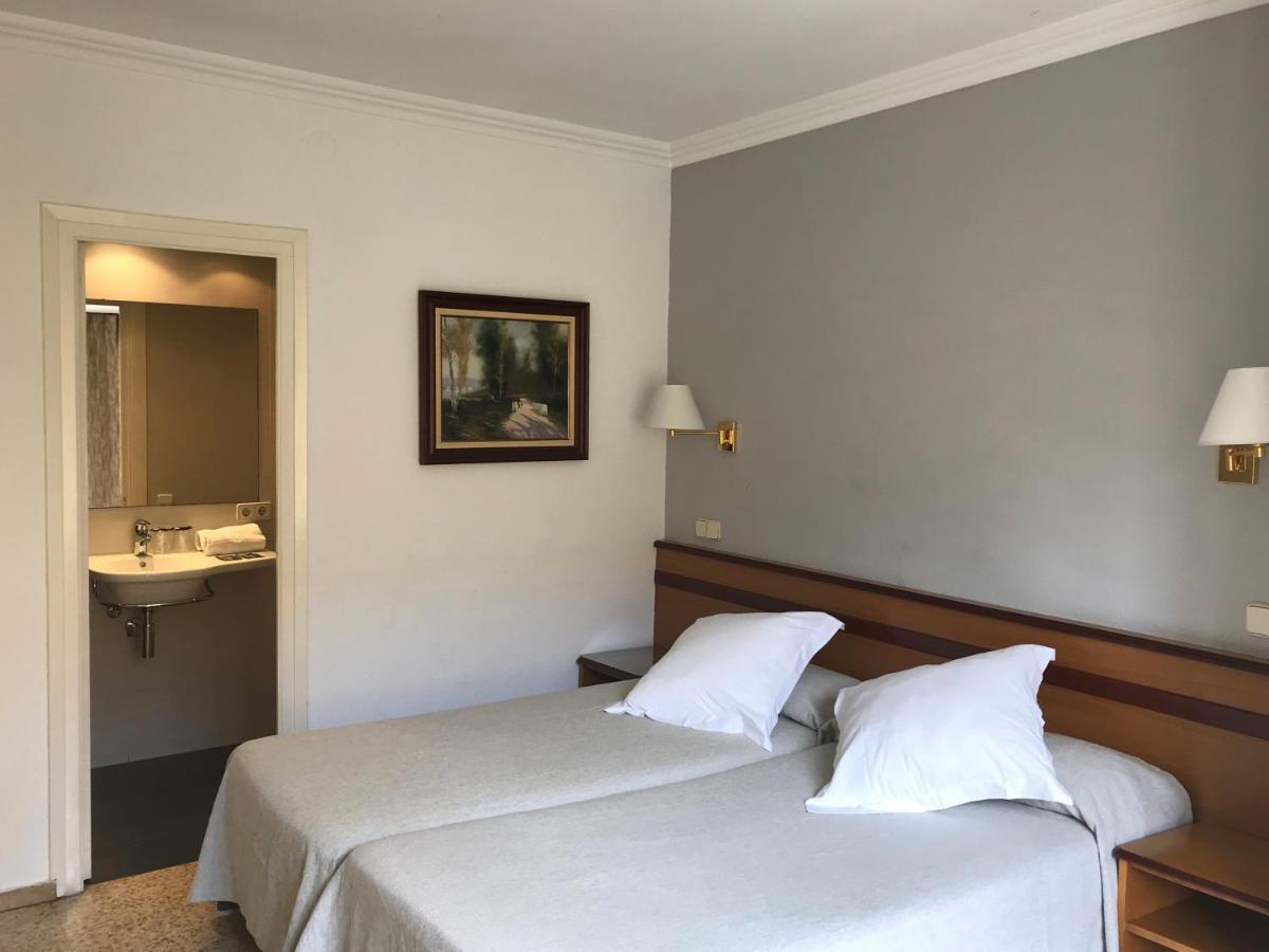 Hostal Can Pou Vidreres Luaran gambar