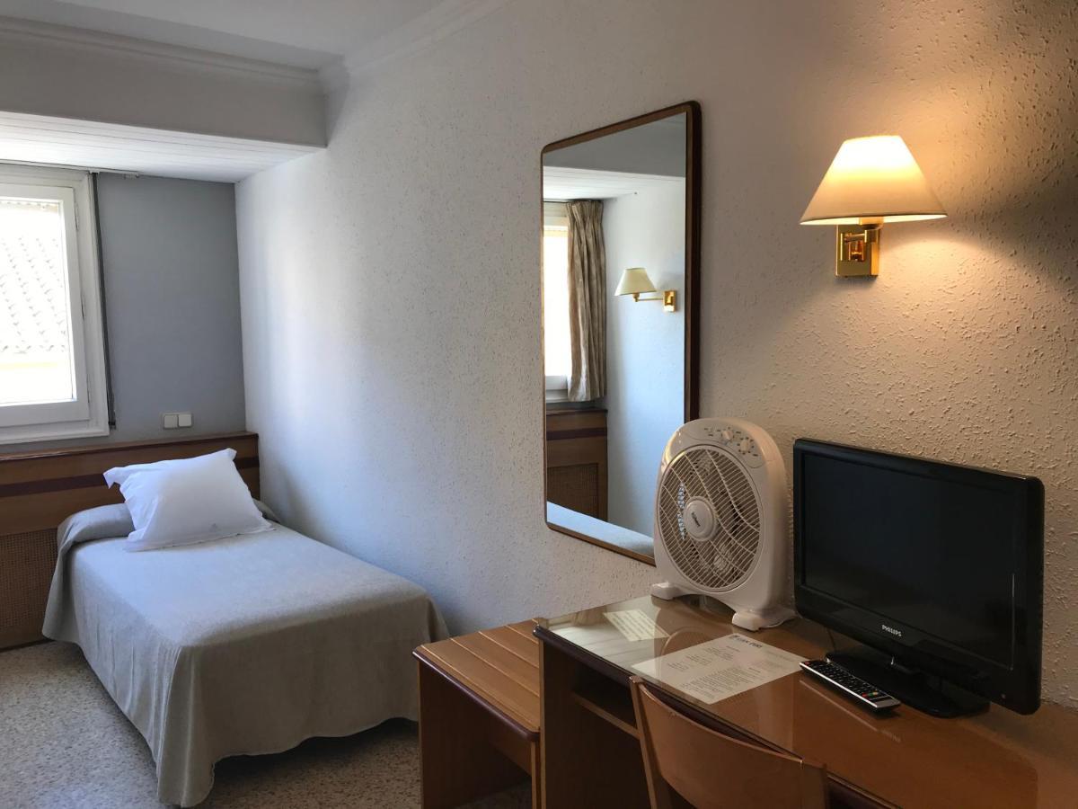 Hostal Can Pou Vidreres Luaran gambar