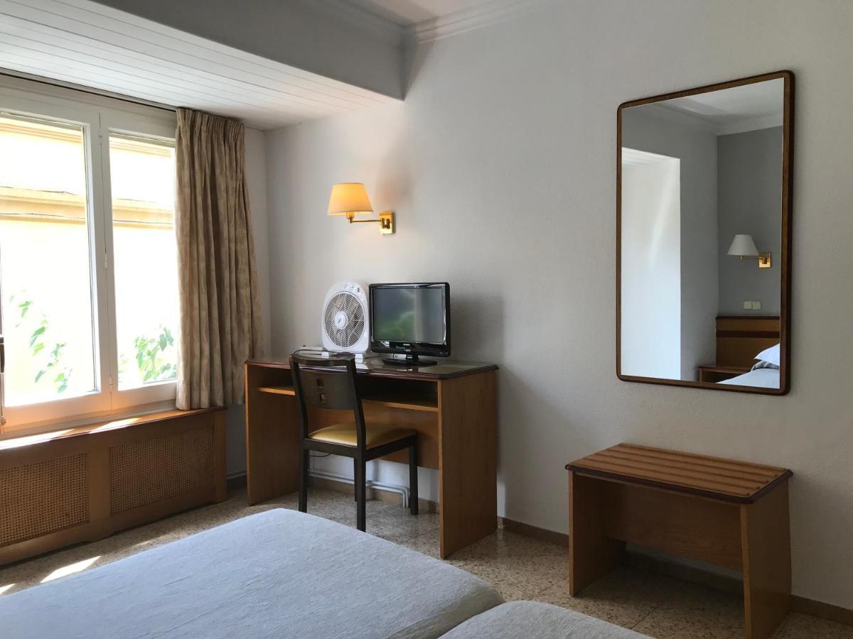 Hostal Can Pou Vidreres Luaran gambar