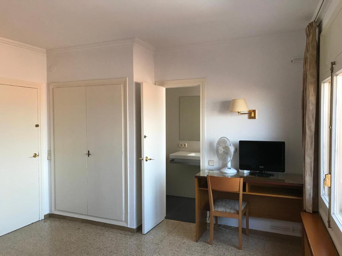 Hostal Can Pou Vidreres Luaran gambar