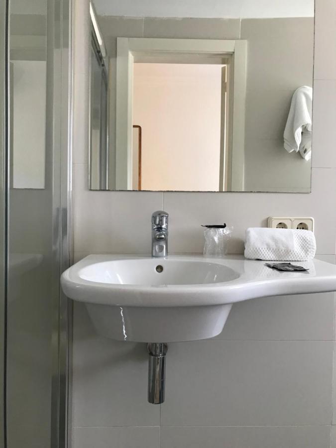 Hostal Can Pou Vidreres Luaran gambar