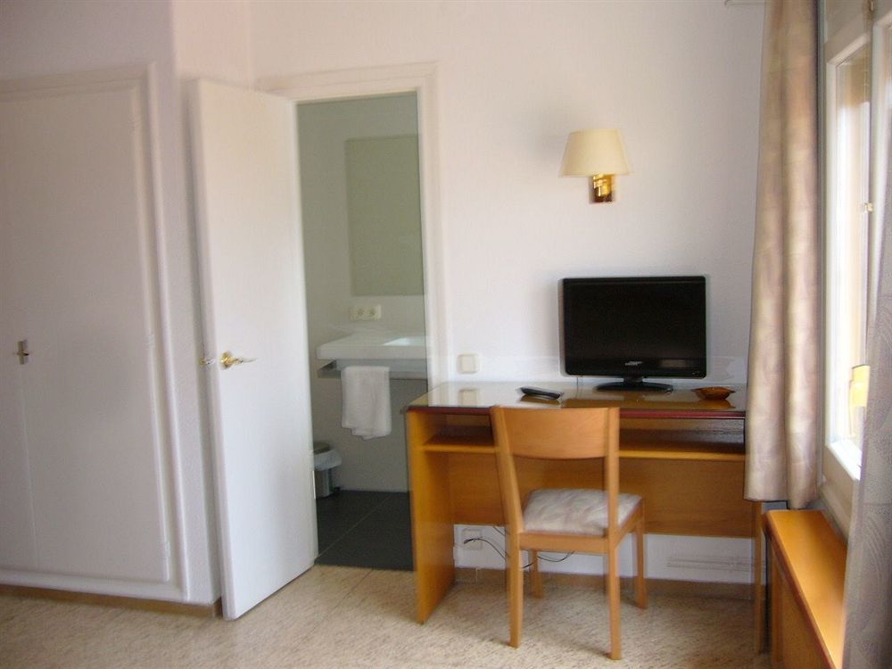 Hostal Can Pou Vidreres Luaran gambar