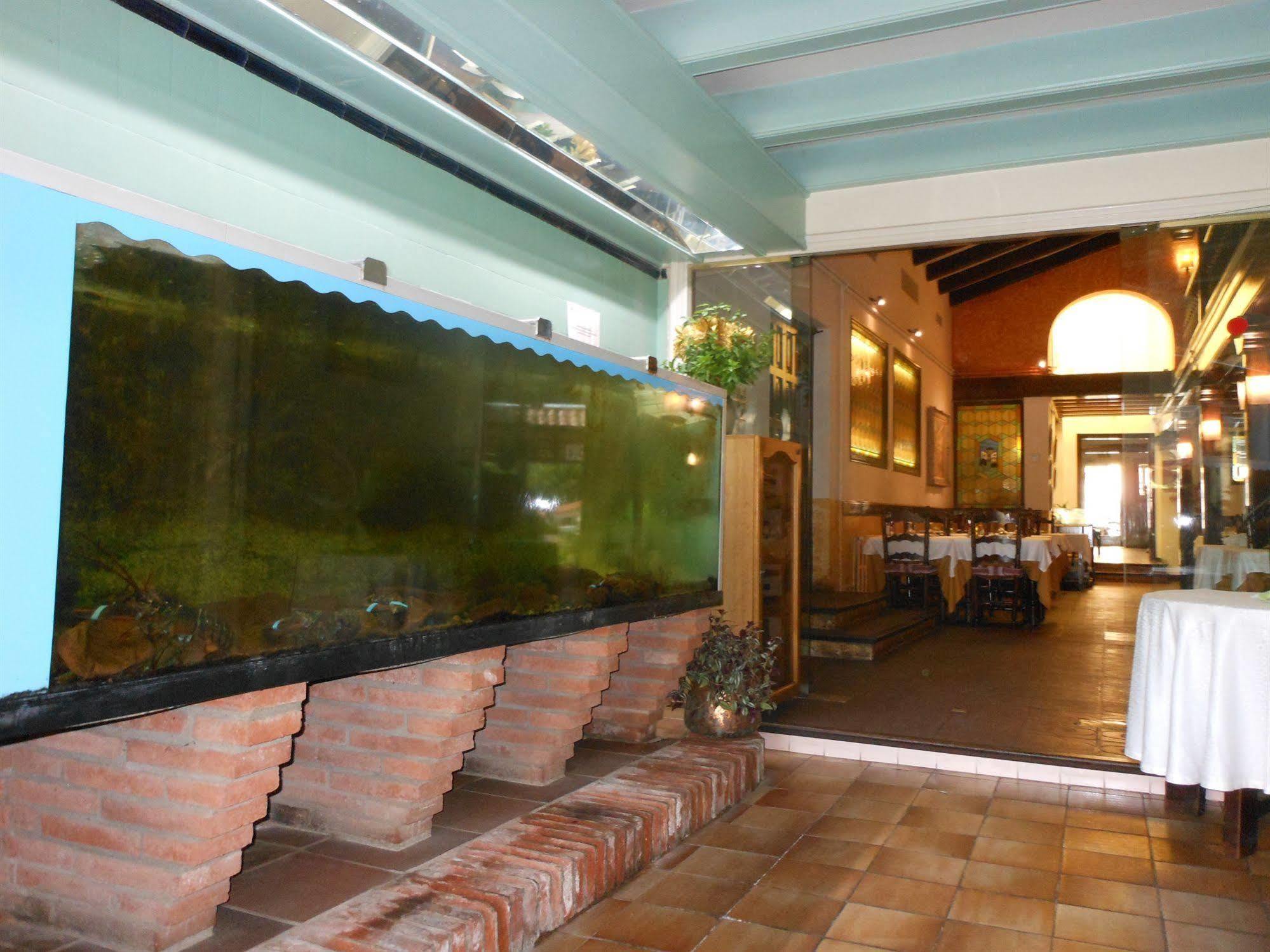 Hostal Can Pou Vidreres Luaran gambar