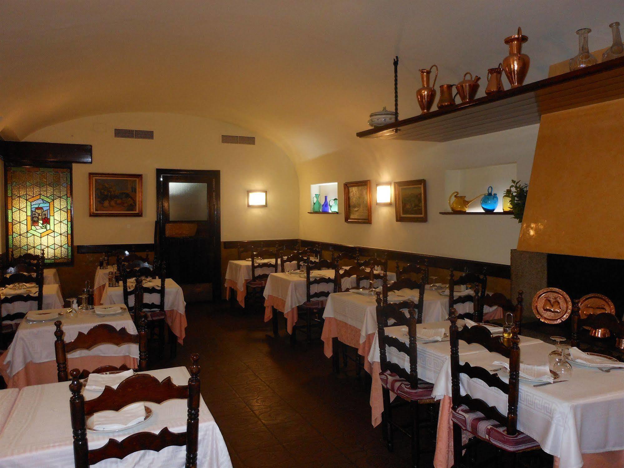 Hostal Can Pou Vidreres Luaran gambar