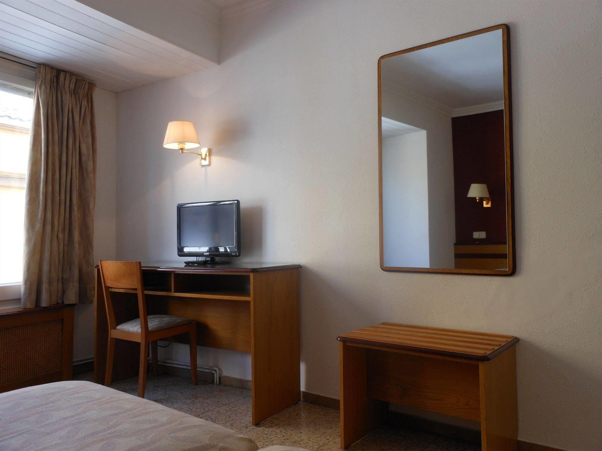 Hostal Can Pou Vidreres Luaran gambar